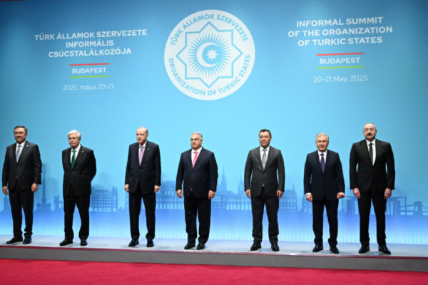 Türk Dövlətləri Təşkilatının Dövlət başçılarının qeyri-rəsmi Zirvə görüşü: İqtisadi və enerji əməkdaşlığının gücləndirilməsi